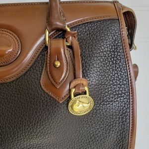 🚨SOLD!!!🚨 N/A Vintage Dooney & Bourke Purse